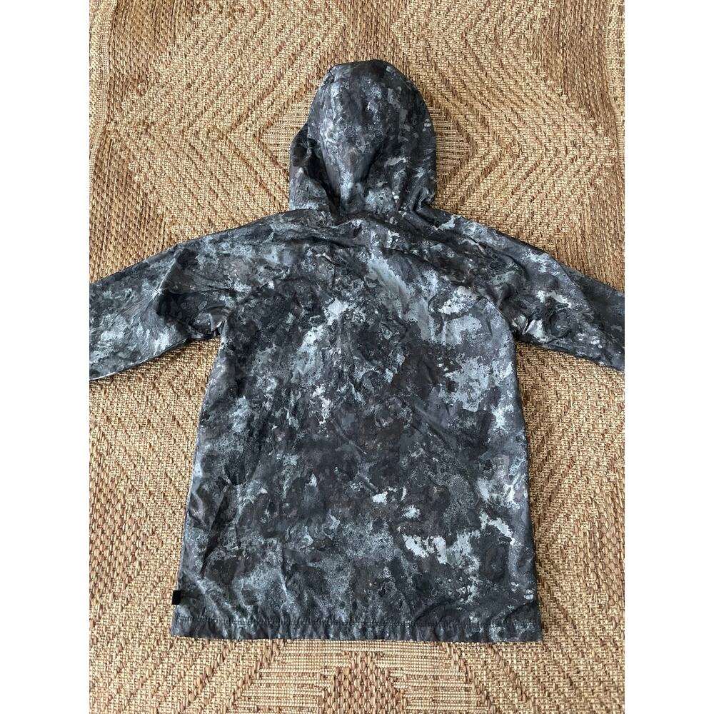 Boys Ligh Jakcet Windbreaker All in Motion grey Camo style SZ L 12/14 - Picture 2 of 5